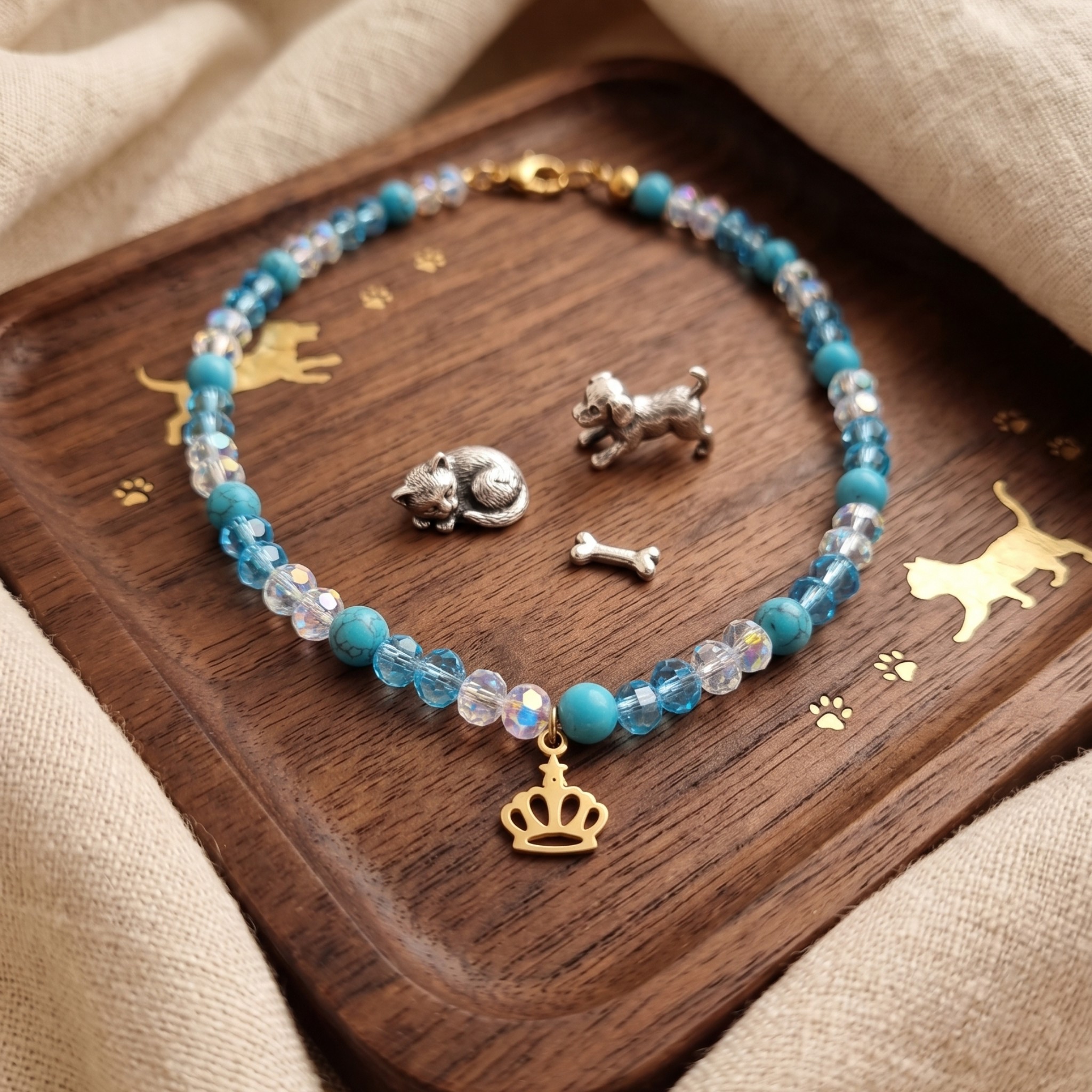 Collana per Cani "Royal Azure" con Pietre Naturali e Ciondolo Corona